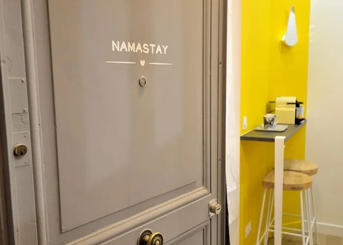 Tiny Cosy Studio Namastay In Trendy Canal St Martin Area