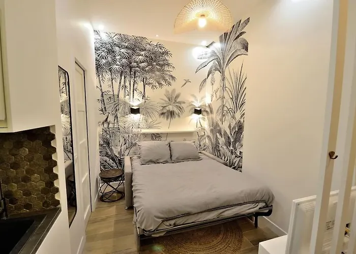 Tiny Cosy Studio Namastay In Trendy Canal St Martin Area