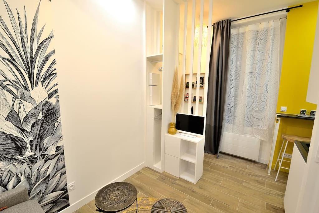 Tiny Cosy Namastay In Trendy Canal St Martin Area Appartamento Parigi