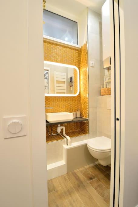 Appartamento Tiny Cosy Namastay In Trendy Canal St Martin Area Parigi