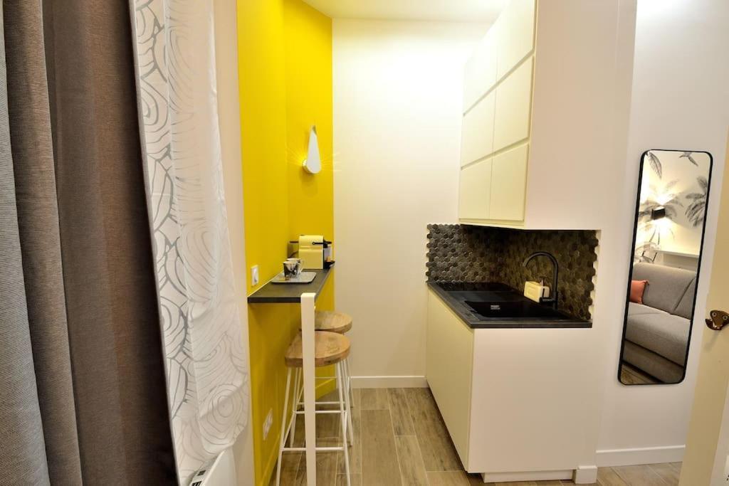 Tiny Cosy Namastay In Trendy Canal St Martin Area Appartement *